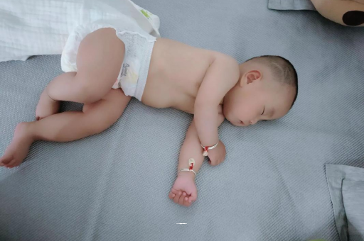 邯郸几个月宝宝会抬头